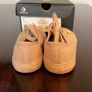 Converse kids, girls, low tops, size 7, pink.